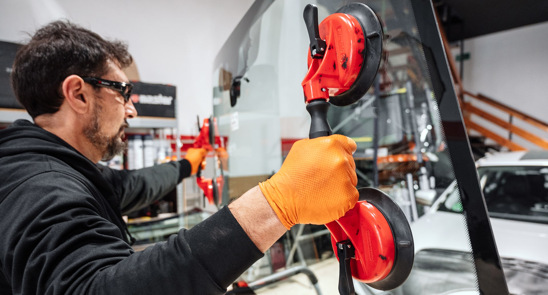 Windschutzscheibentausch durch das Team von Carcompany in Schwechat